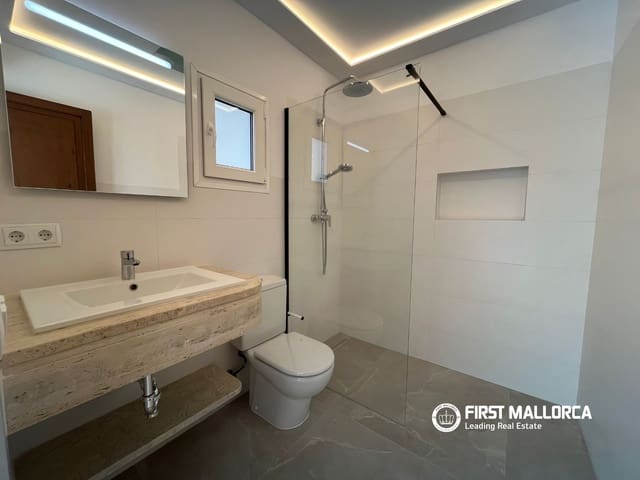 Maison de Ville de 3 chambres à louer à Consell - 2 300 € (Ref: 10012608)
