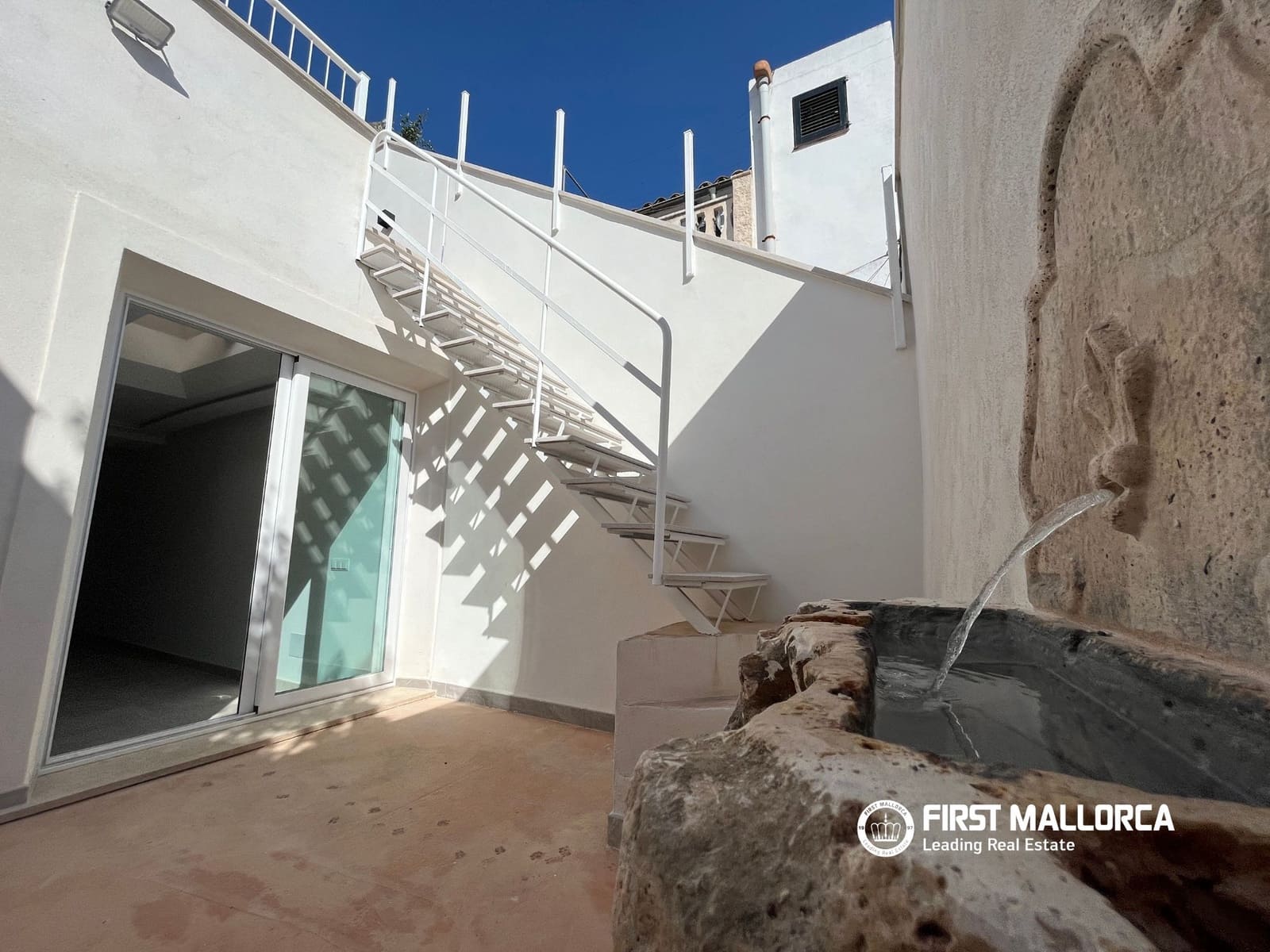 3 sovrum Hus att hyra i Consell - 2 300 € (Ref: 10012608)
