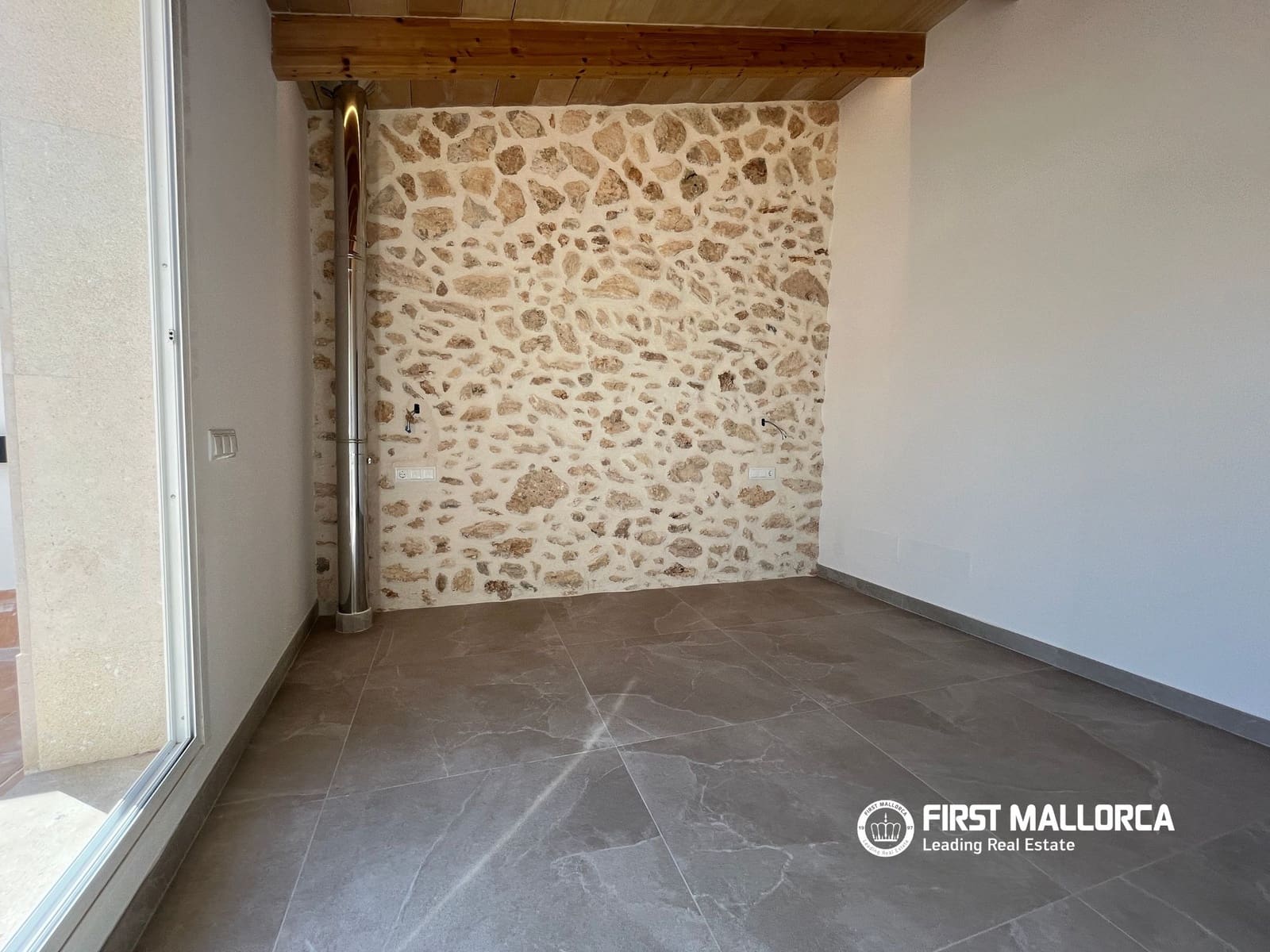 3 sovrum Hus att hyra i Consell - 2 300 € (Ref: 10012608)