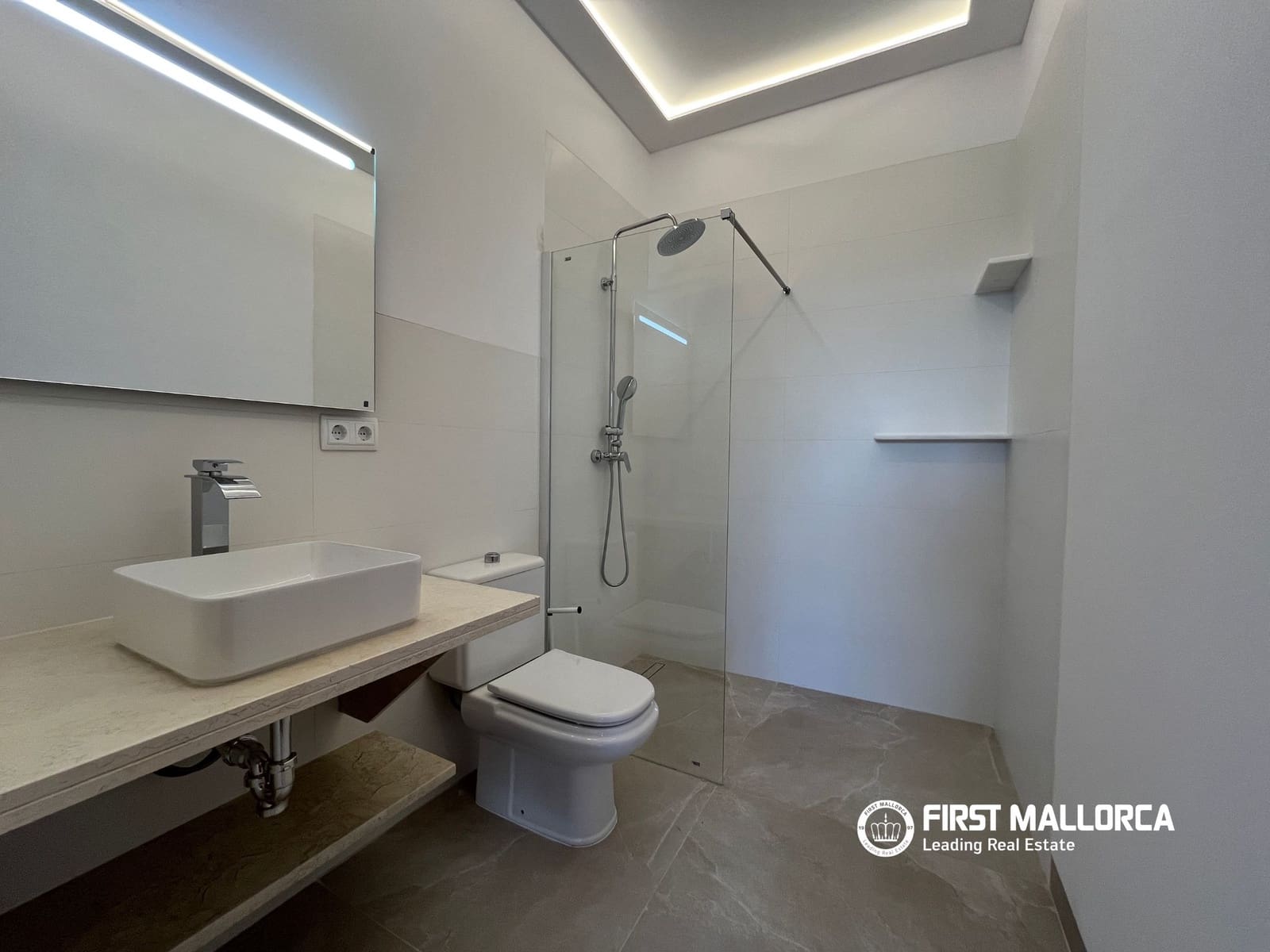 3 sovrum Hus att hyra i Consell - 2 300 € (Ref: 10012608)