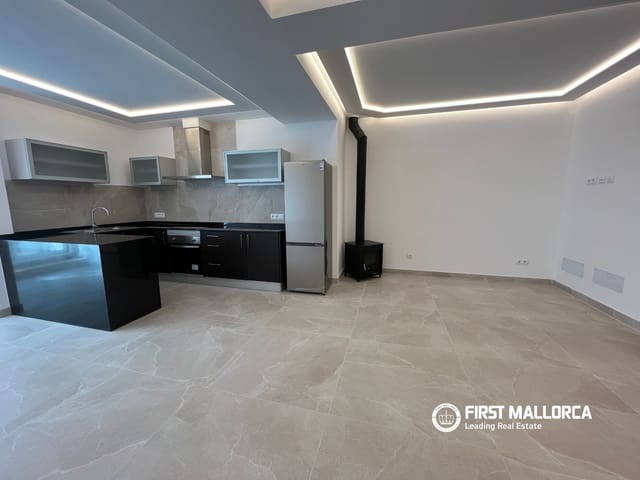 Maison de Ville de 3 chambres à louer à Consell - 2 300 € (Ref: 10012608)
