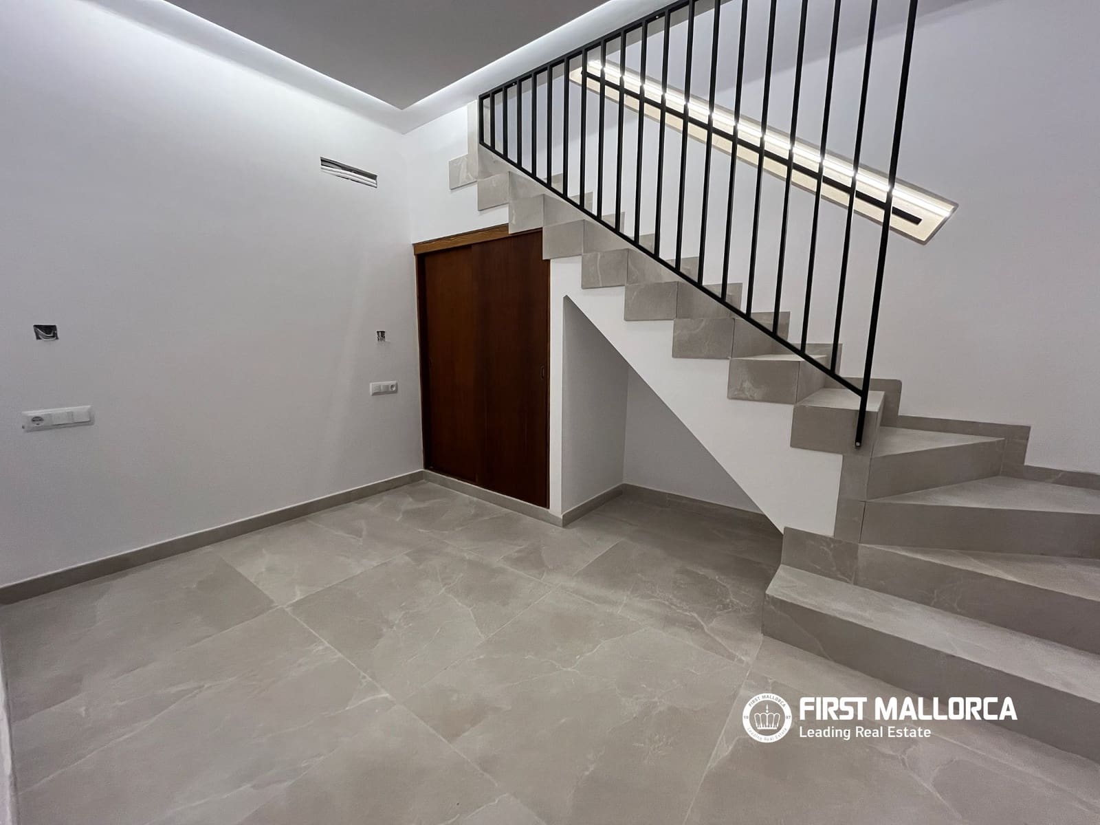 3 sovrum Hus att hyra i Consell - 2 300 € (Ref: 10012608)
