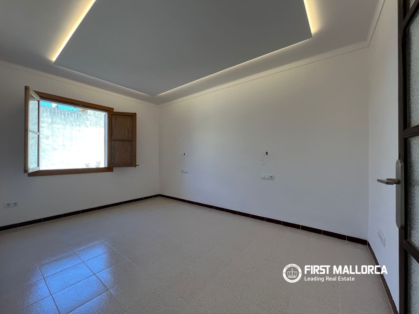 3 sovrum Hus att hyra i Consell - 2 300 € (Ref: 10012608)