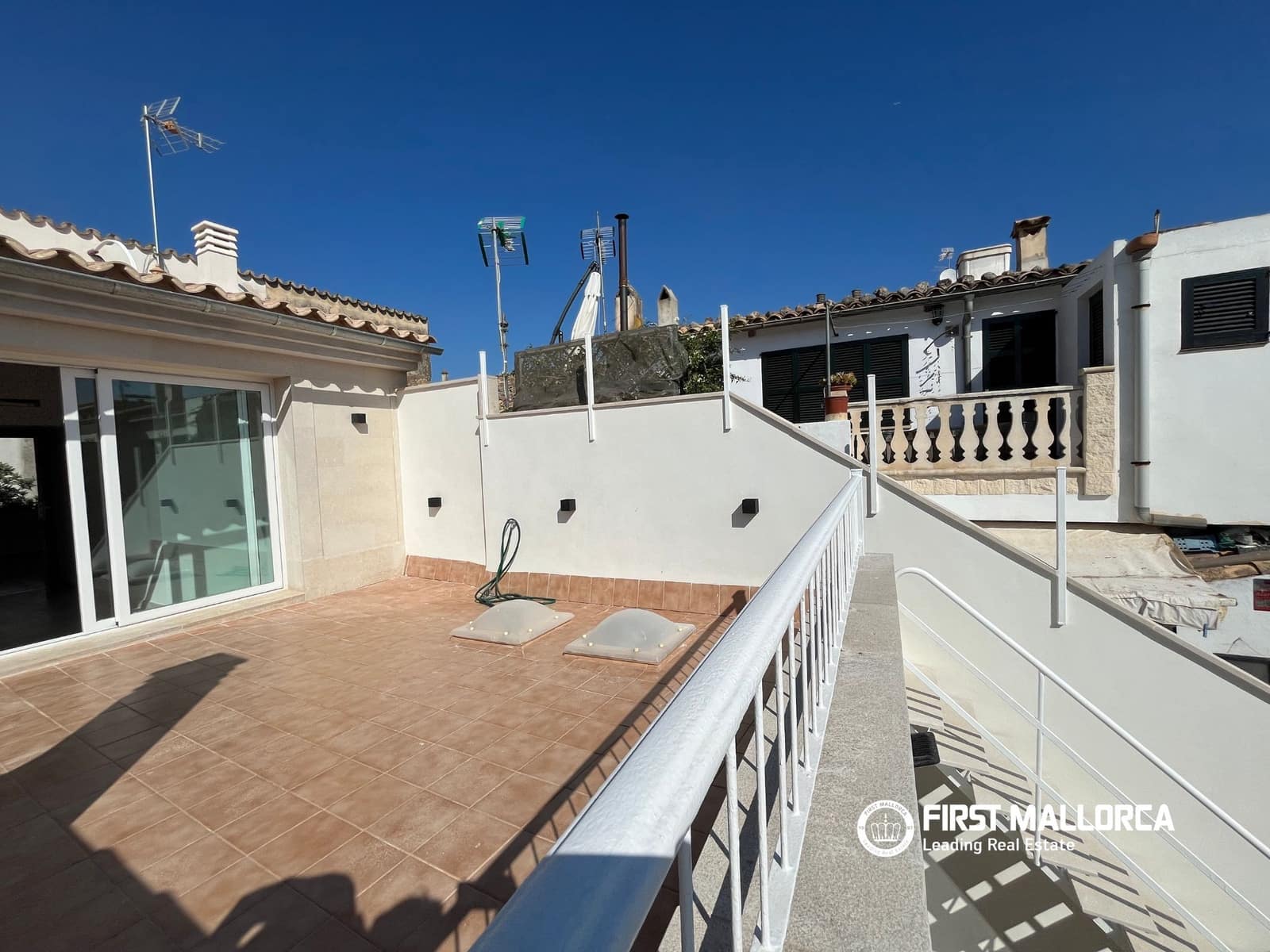 3 sovrum Hus att hyra i Consell - 2 300 € (Ref: 10012608)
