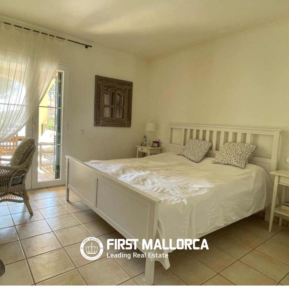 2 bedroom Apartment for sale in Santa Ponsa with garage - € 865,000 (Ref: 10016810)