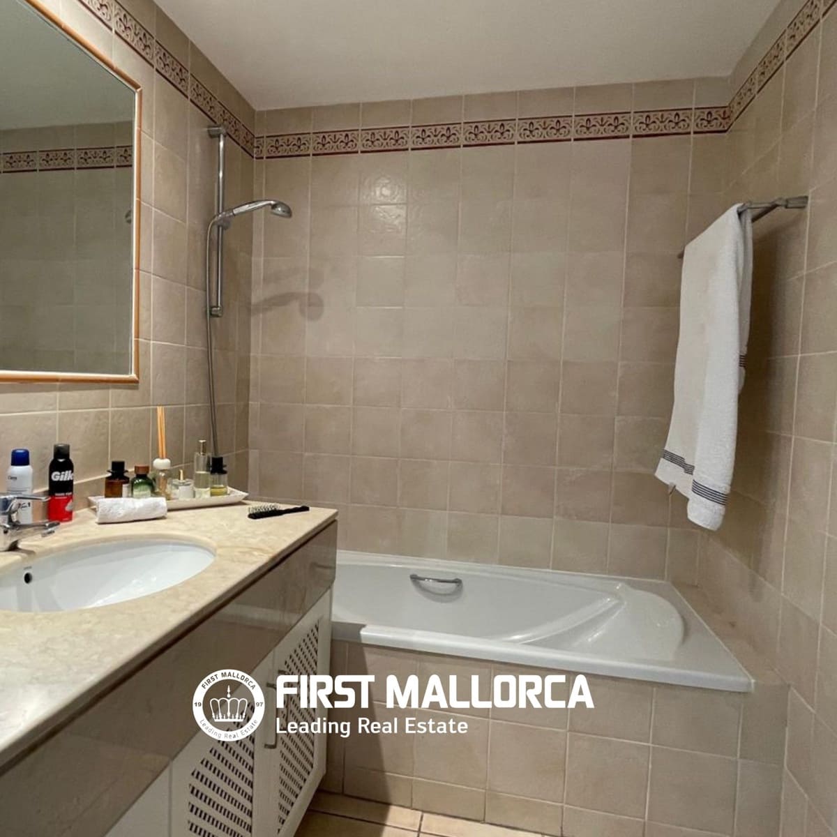 2 bedroom Apartment for sale in Santa Ponsa with garage - € 865,000 (Ref: 10016810)