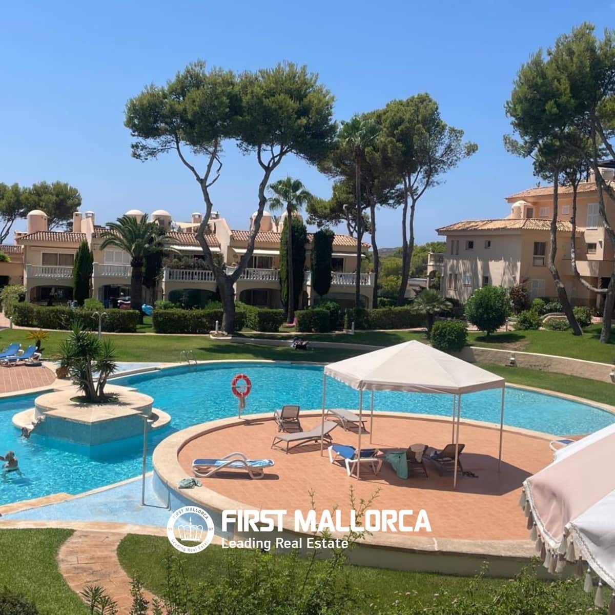 2 bedroom Apartment for sale in Santa Ponsa with garage - € 865,000 (Ref: 10016810)