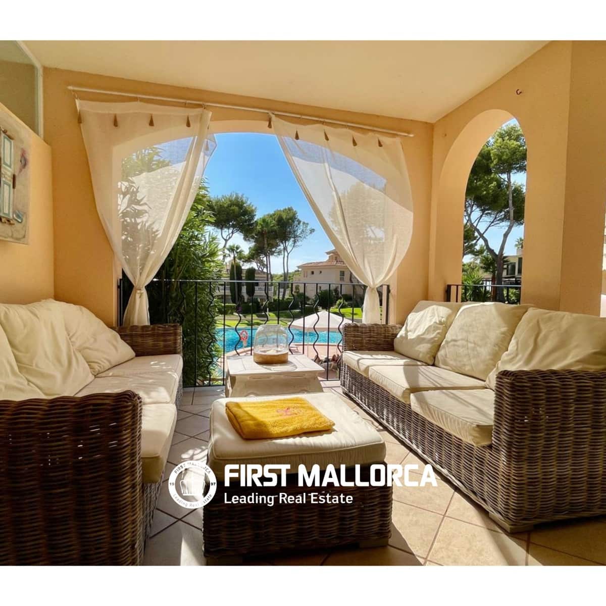 2 bedroom Apartment for sale in Santa Ponsa with garage - € 865,000 (Ref: 10016810)