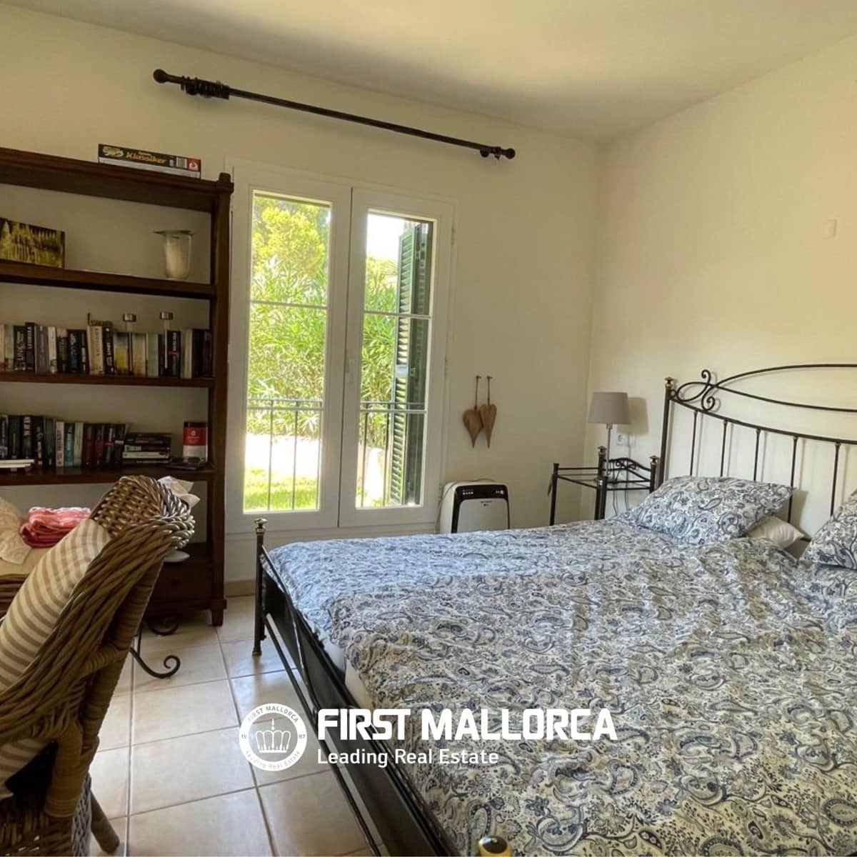 2 bedroom Apartment for sale in Santa Ponsa with garage - € 865,000 (Ref: 10016810)