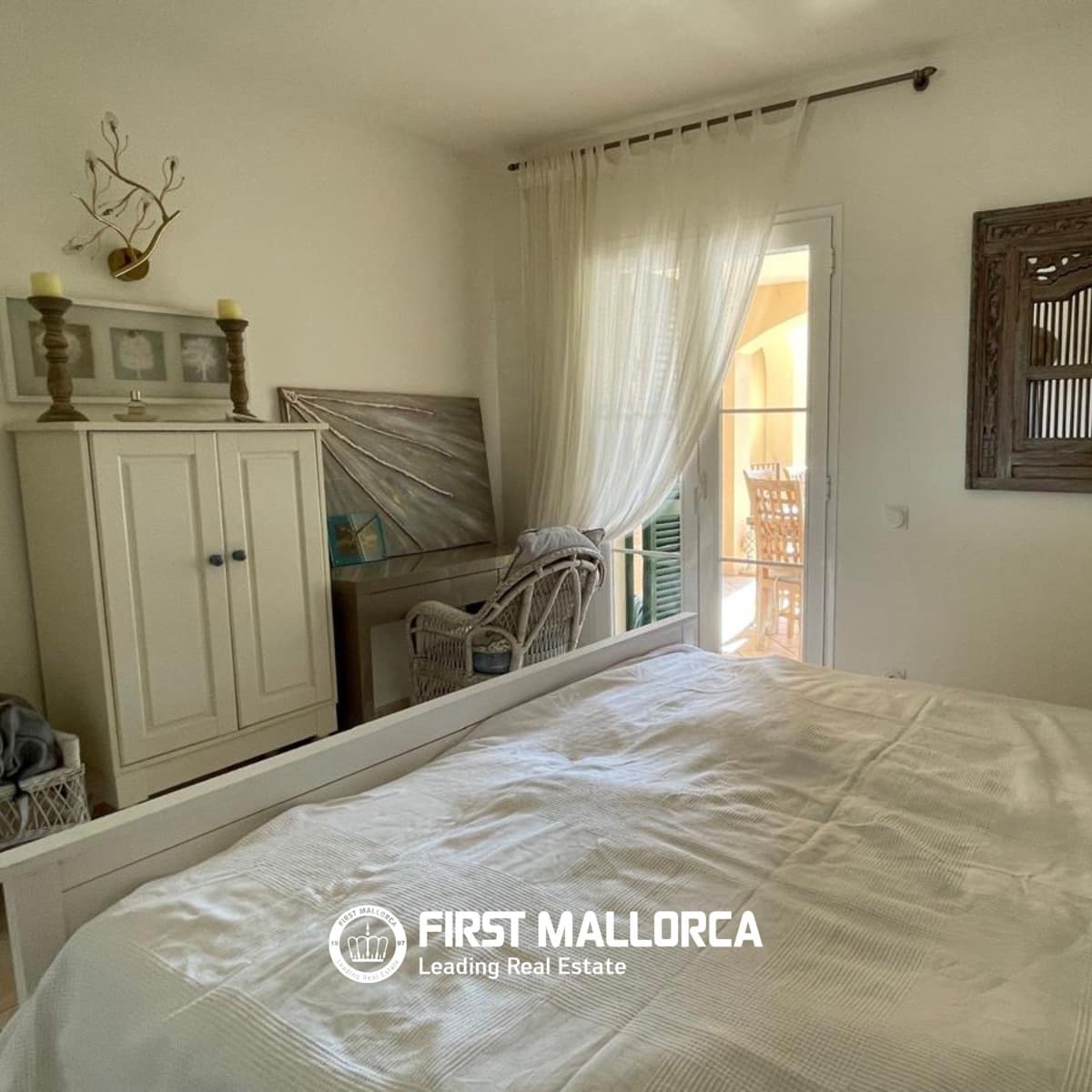 2 bedroom Apartment for sale in Santa Ponsa with garage - € 865,000 (Ref: 10016810)