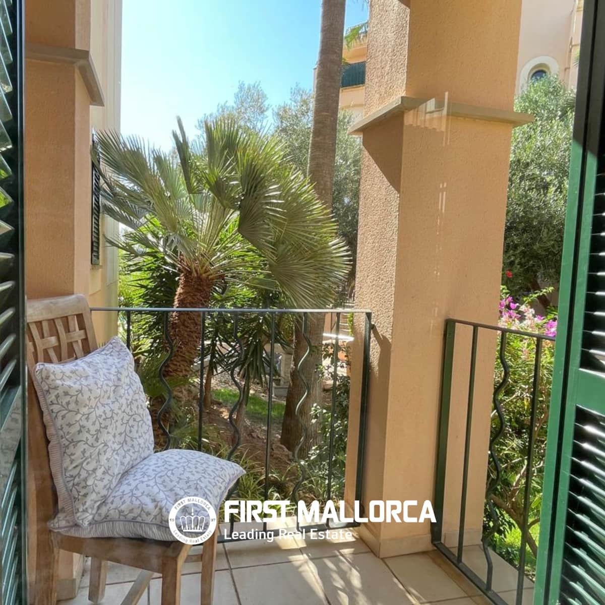 2 bedroom Apartment for sale in Santa Ponsa with garage - € 865,000 (Ref: 10016810)