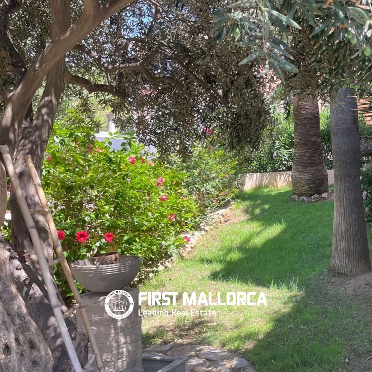 2 bedroom Apartment for sale in Santa Ponsa with garage - € 865,000 (Ref: 10016810)