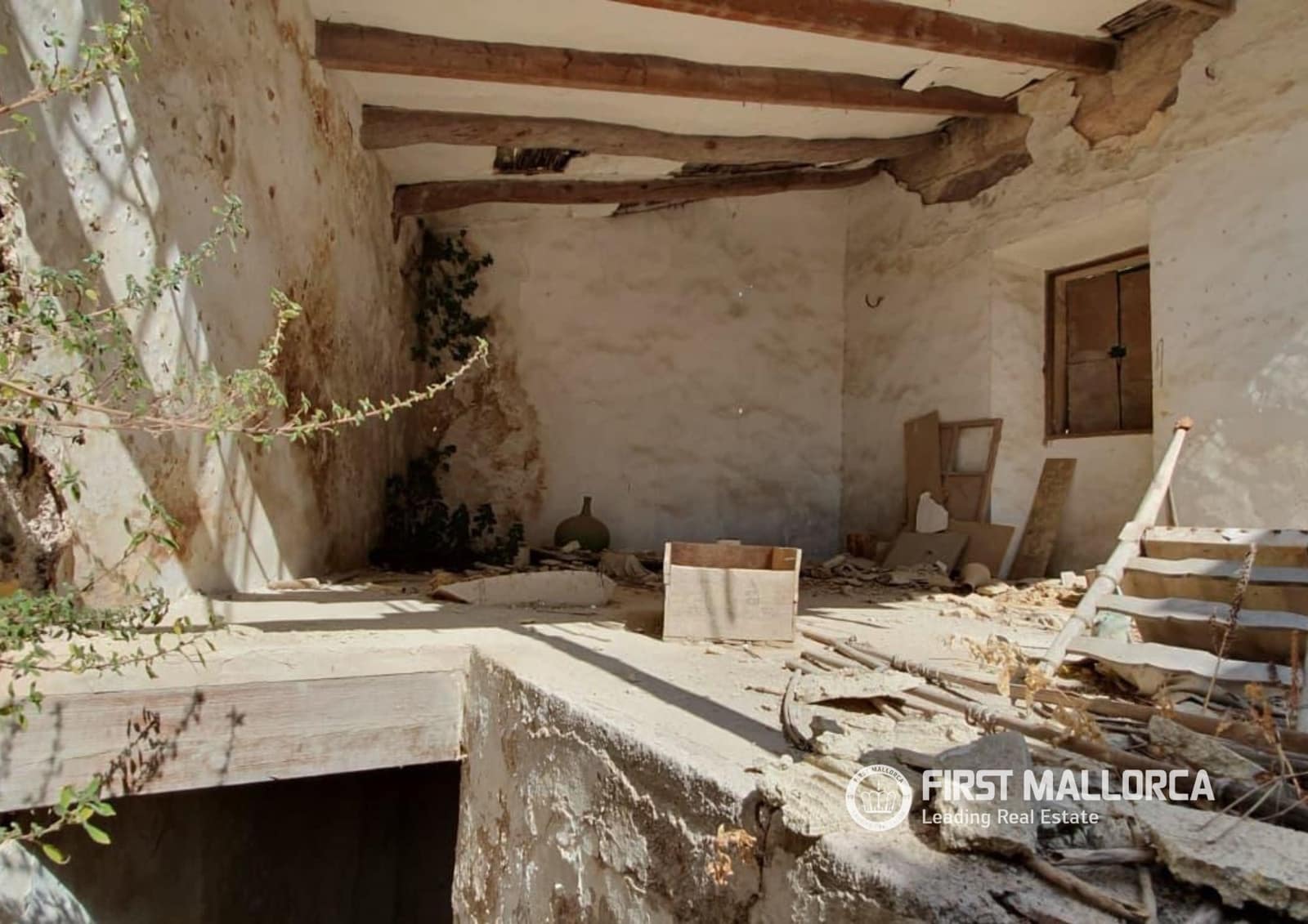 4 bedroom Townhouse for sale in Caimari with garage - € 440,000 (Ref: 10019824)