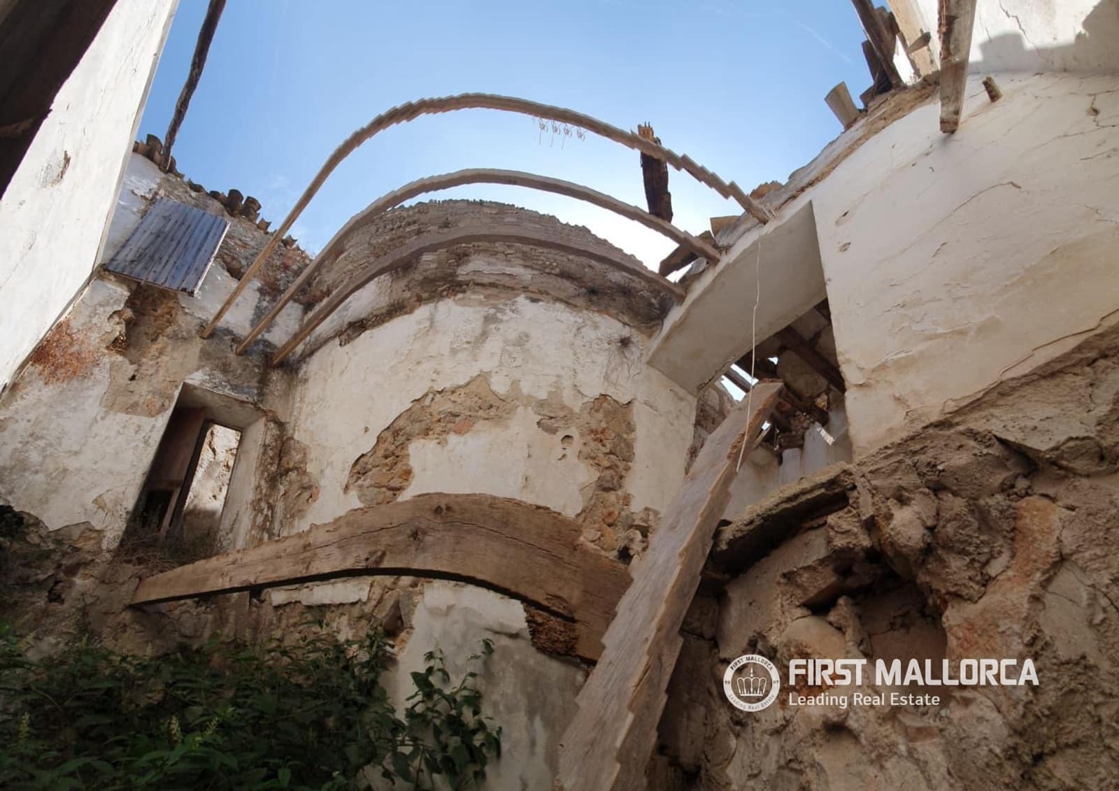 4 bedroom Townhouse for sale in Caimari with garage - € 440,000 (Ref: 10019824)