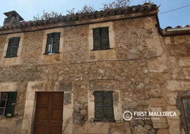 4 bedroom Townhouse for sale in Caimari, Selva with garage - € 440,000 (Ref: 10019824)