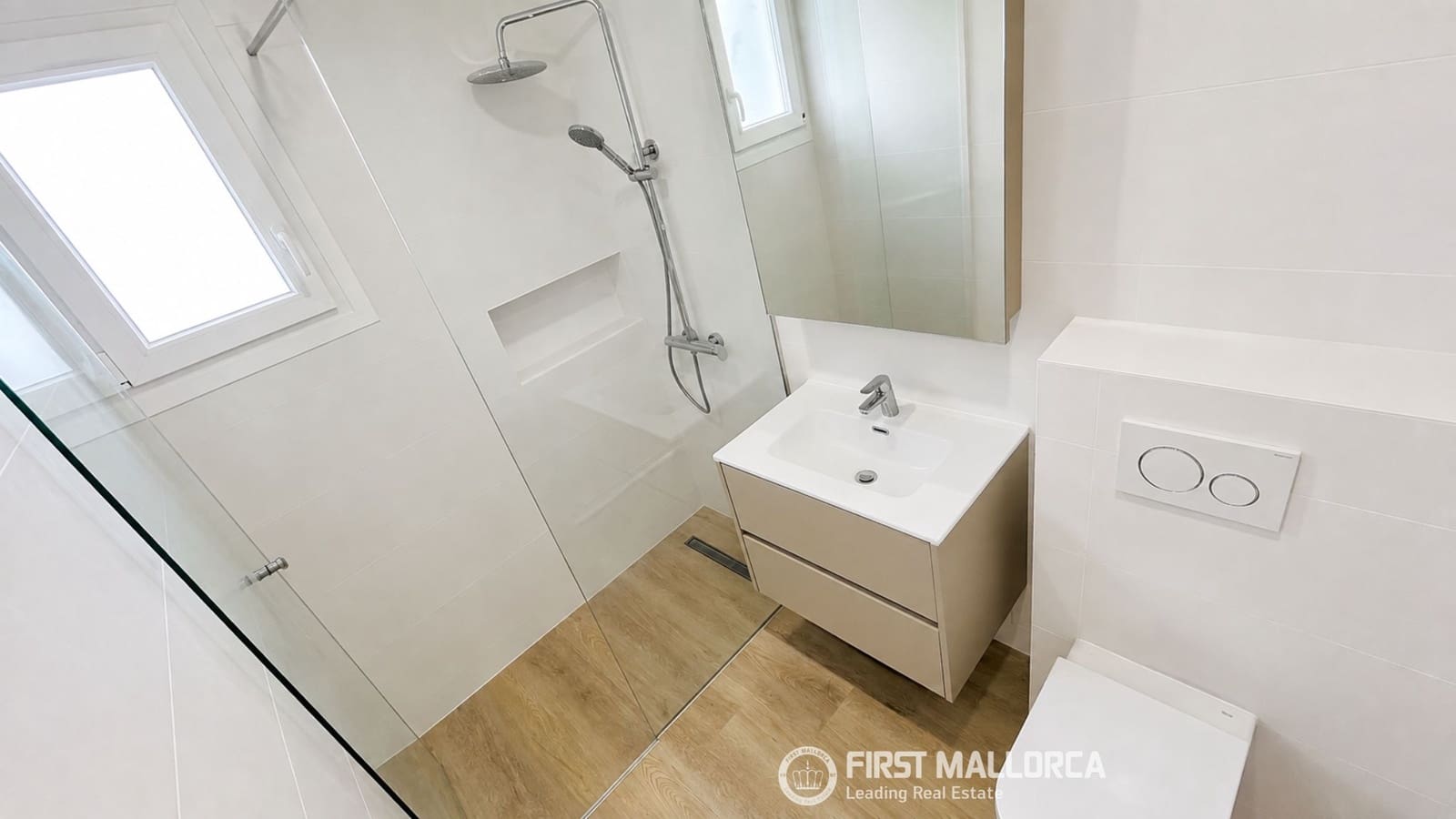3 quarto Apartamento para arrendar em Portocolom - 2 000 € (Ref: 10019825)