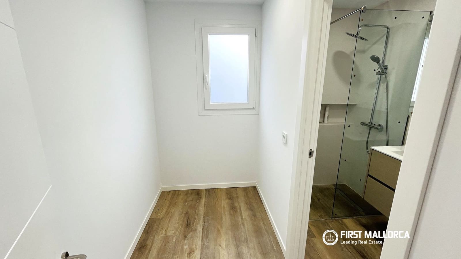 3 quarto Apartamento para arrendar em Portocolom - 2 000 € (Ref: 10019825)