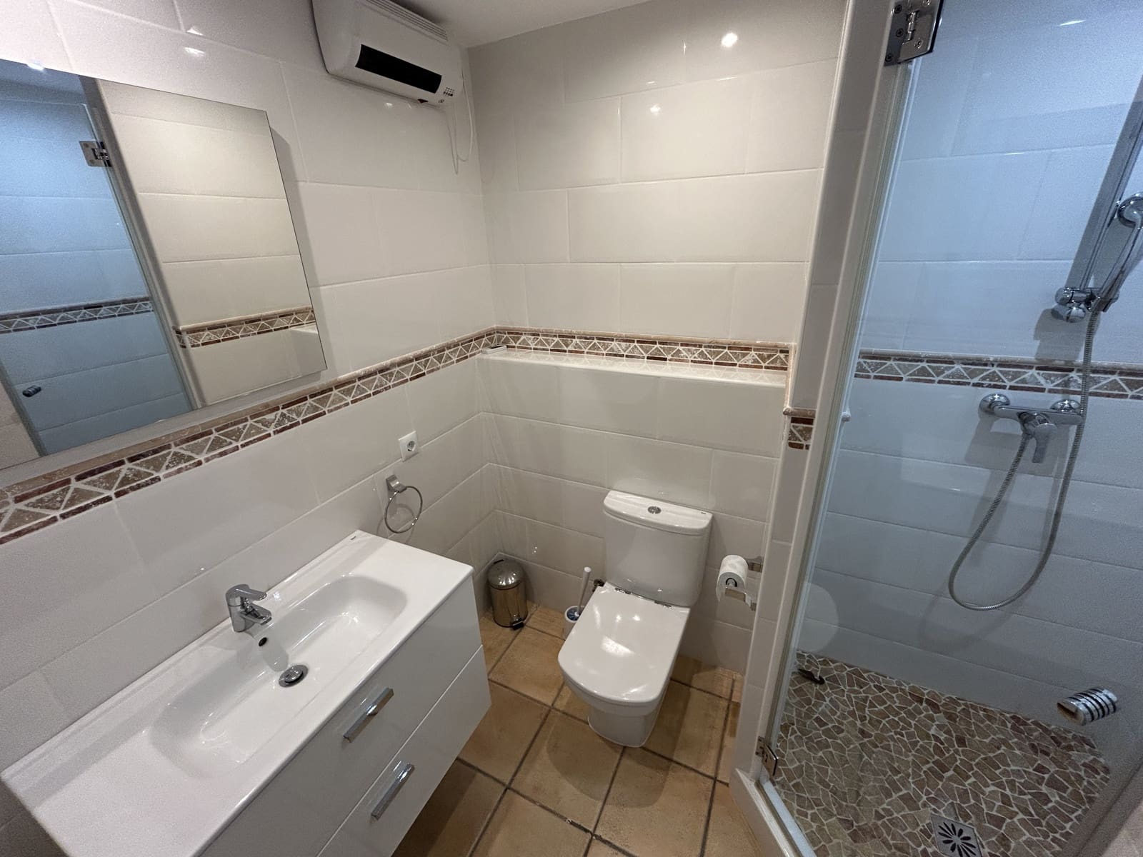 2 chambre Villa/Maison Mitoyenne à vendre à Es Camp De Mar / El Camp De Mar avec piscine garage - 710 000 € (Ref: 10019826)