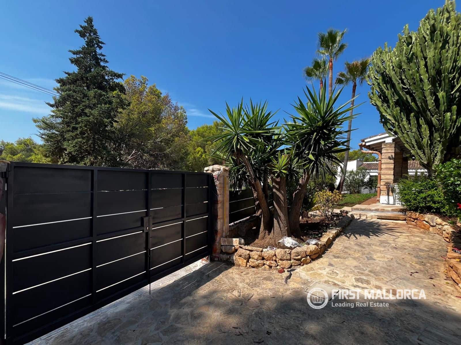 3 bedroom Villa for rent in Costa de la Calma with garage - € 2,800 (Ref: 10021692)