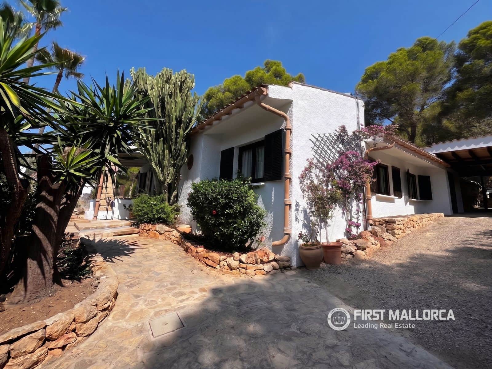 3 bedroom Villa for rent in Costa de la Calma with garage - € 2,800 (Ref: 10021692)