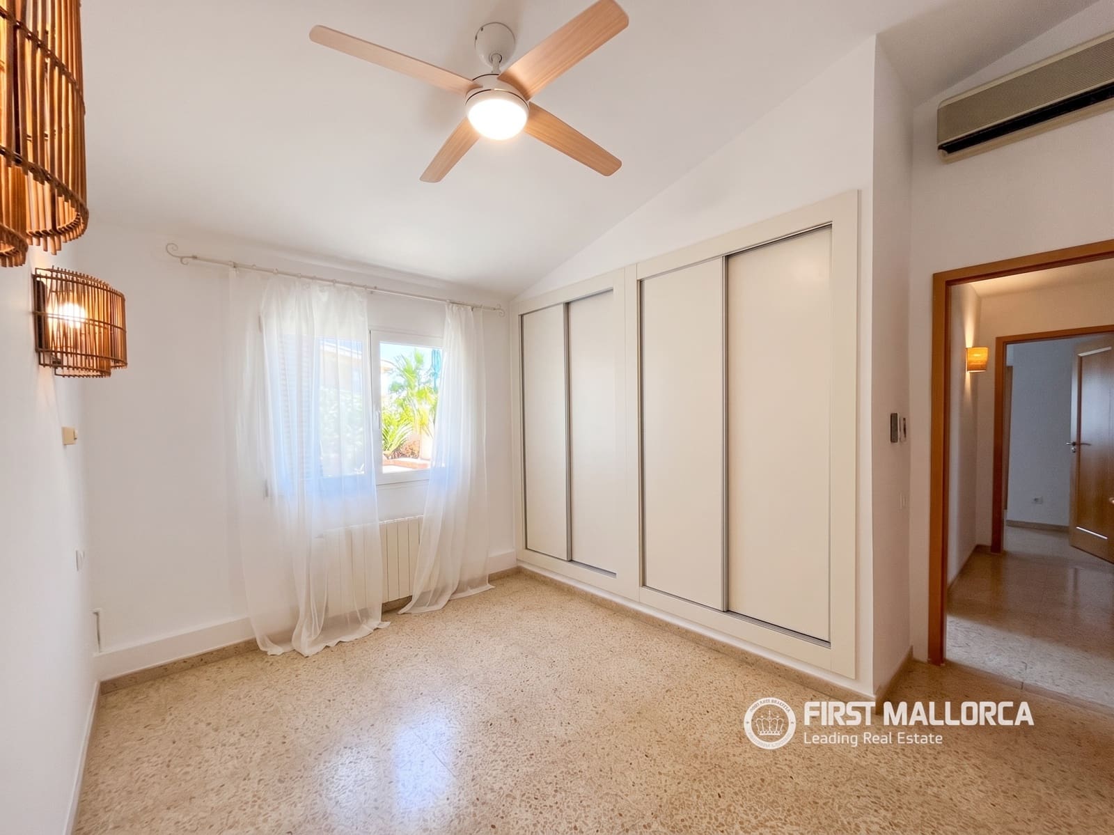 3 bedroom Villa for rent in Costa de la Calma with garage - € 2,800 (Ref: 10021692)