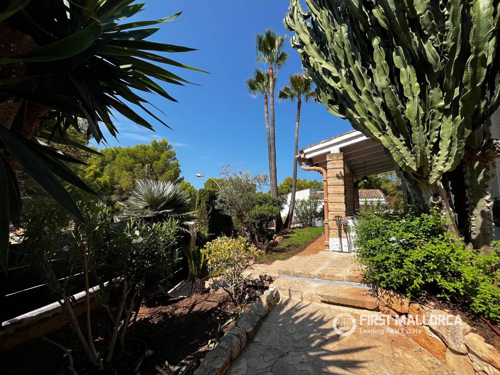 3 bedroom Villa for rent in Costa de la Calma with garage - € 2,800 (Ref: 10021692)