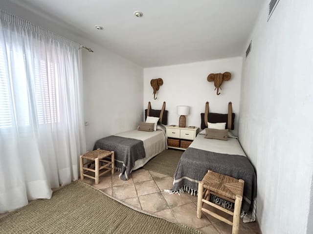 Chalet de 5 habitaciones en Puerto de Andratx, Andratx en alquiler con piscina - 11.000 € (Ref: 10023348)