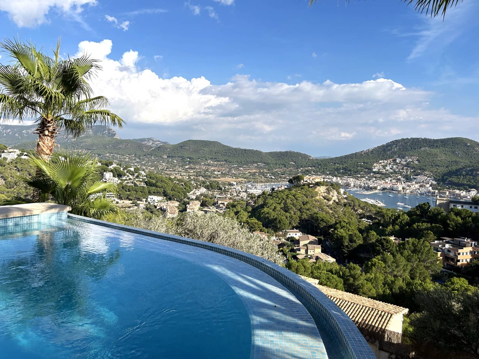 Chalet de 5 habitaciones en Puerto de Andratx en alquiler con piscina - 11.000 € (Ref: 10023348)