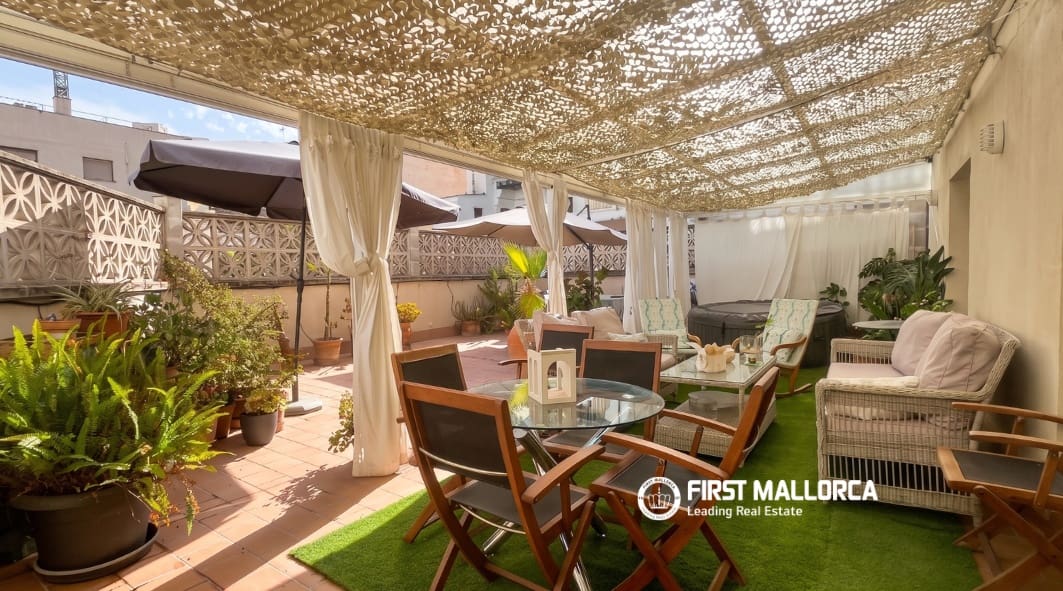 3 bedroom Apartment for rent in Palma de Mallorca with garage - € 3,200 (Ref: 10026569)