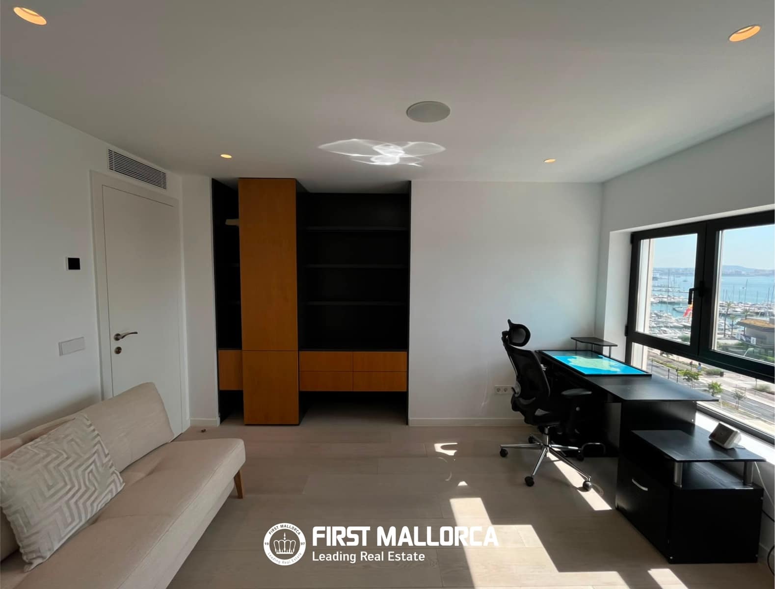 Appartement de 3 chambres à louer à Palma de Mallorca avec piscine garage - 4 000 € (Ref: 10030870)