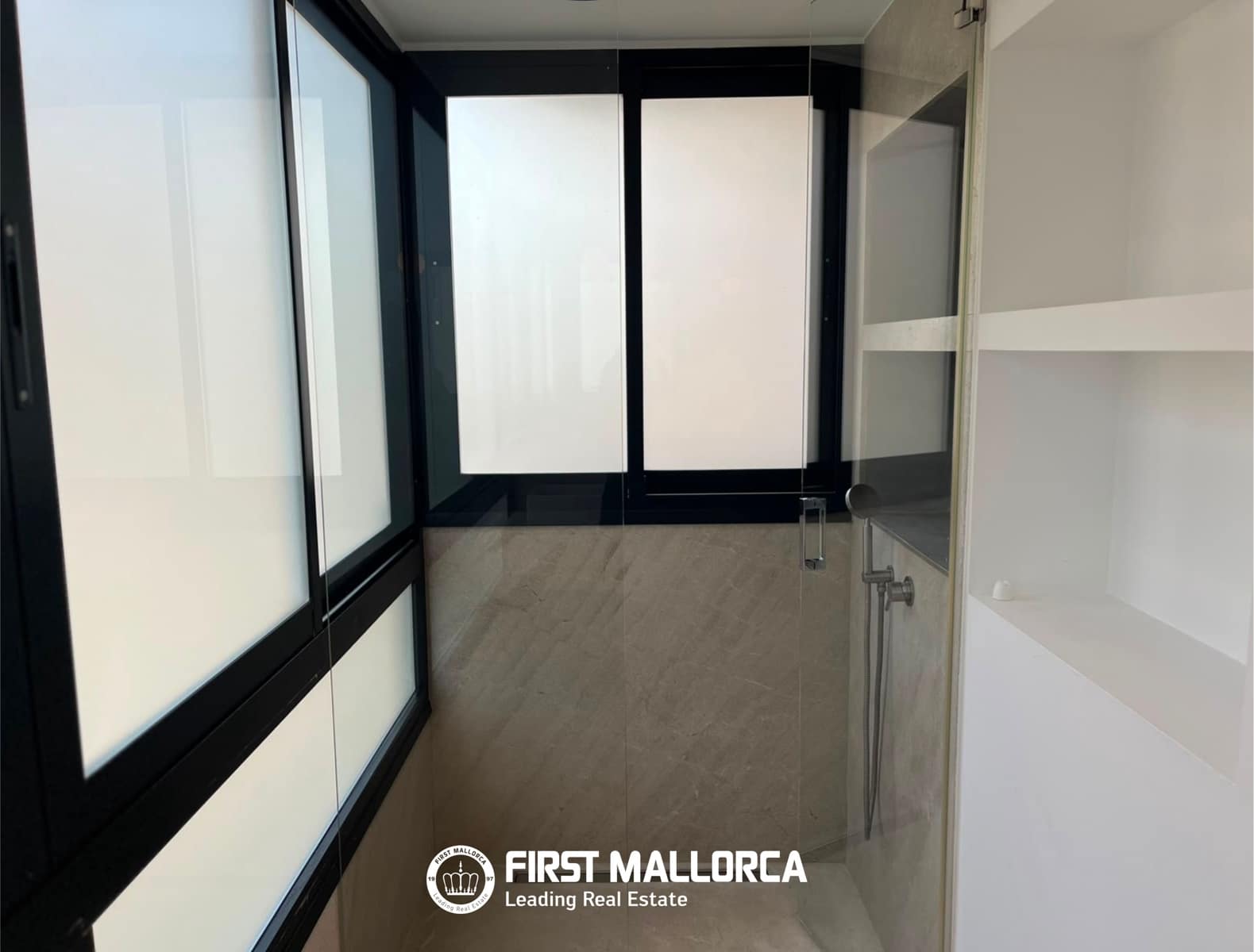 Appartement de 3 chambres à louer à Palma de Mallorca avec piscine garage - 4 000 € (Ref: 10030870)