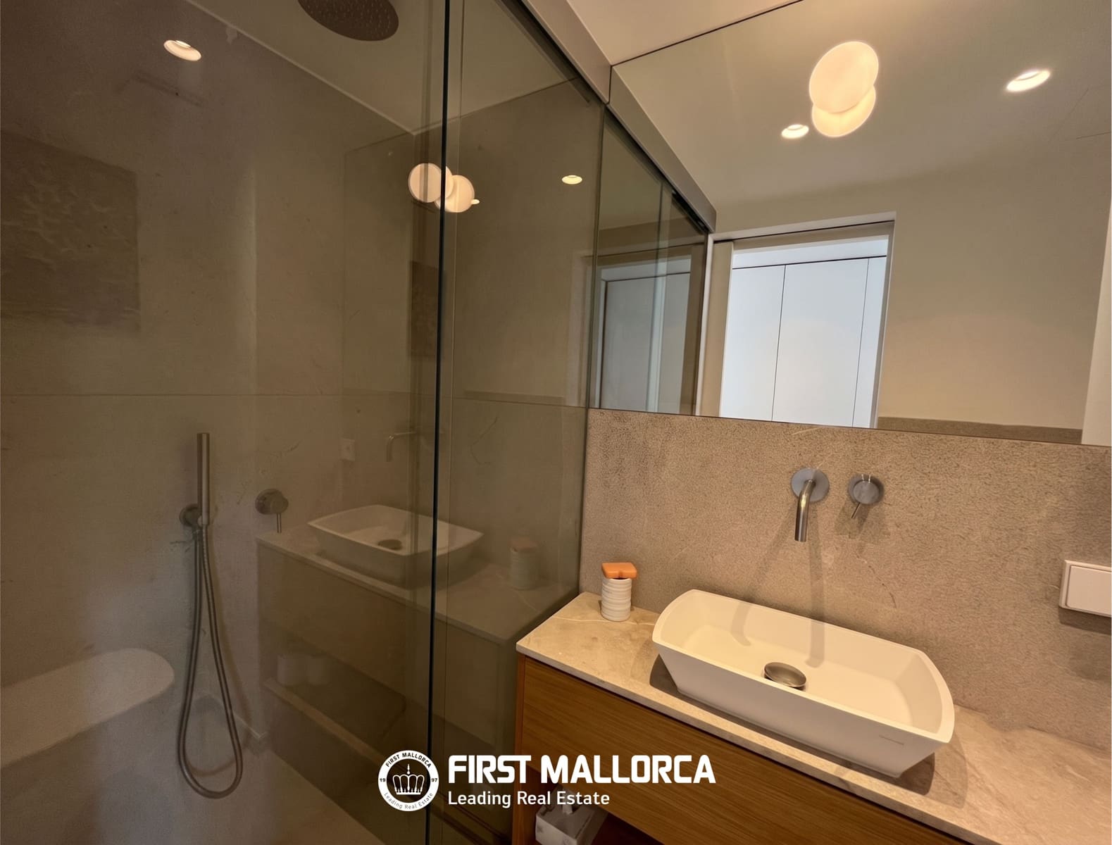 Appartement de 3 chambres à louer à Palma de Mallorca avec piscine garage - 4 000 € (Ref: 10030870)