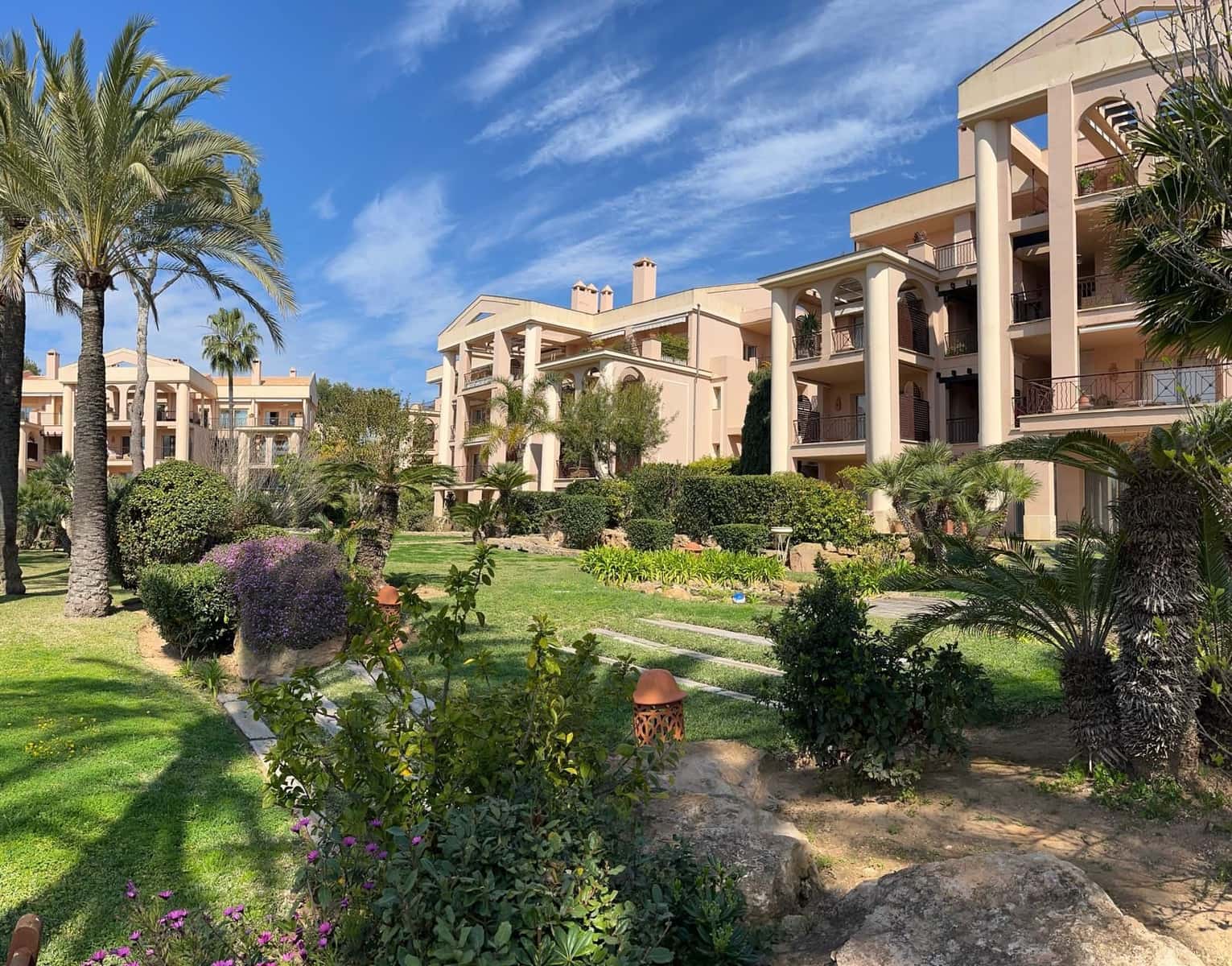 3 sovrum Lägenhet att hyra i Santa Ponsa med pool garage - 2 800 € (Ref: 10030871)