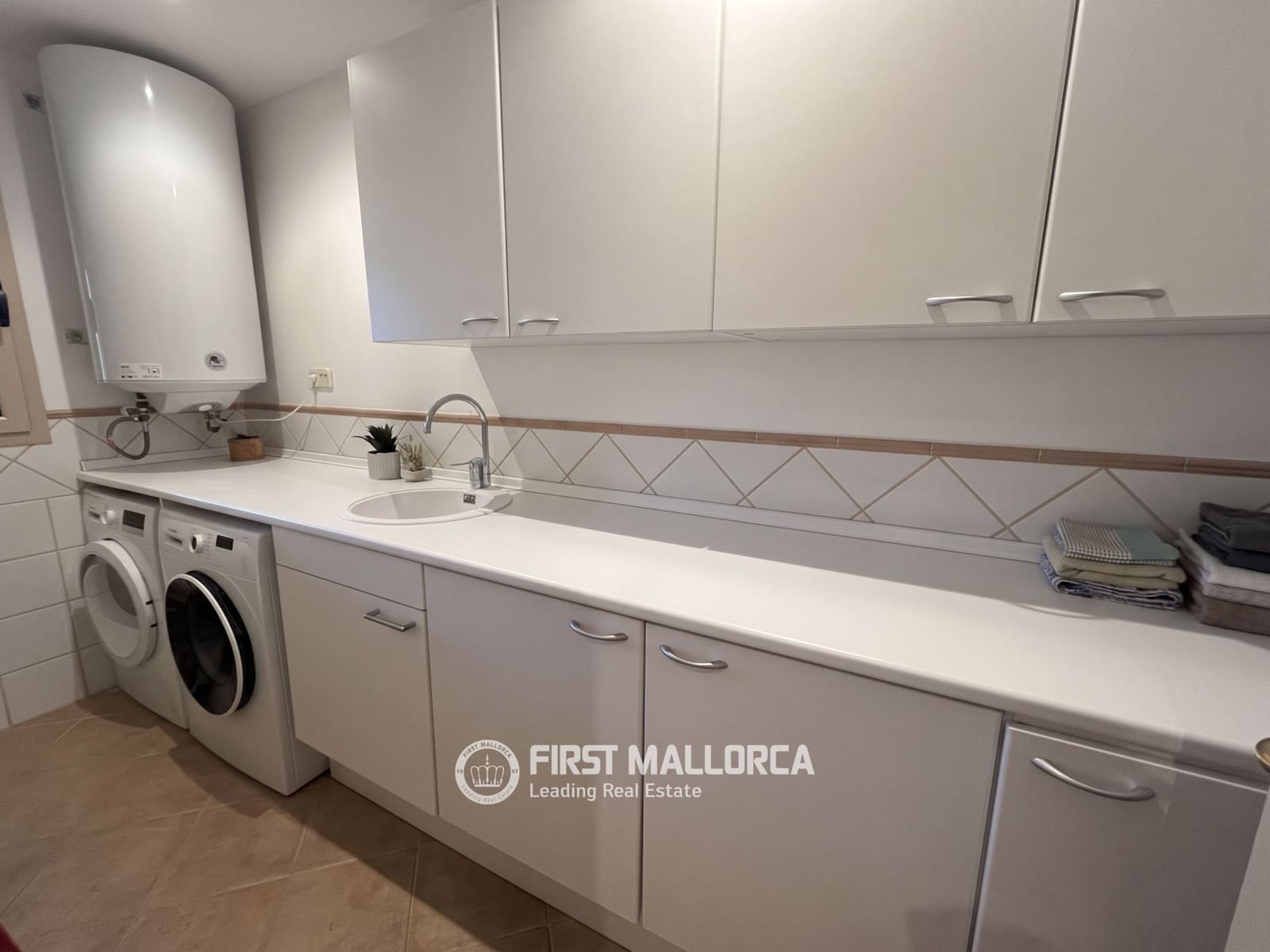 3 quarto Apartamento para arrendar em Santa Ponsa com piscina garagem - 2 800 € (Ref: 10030871)