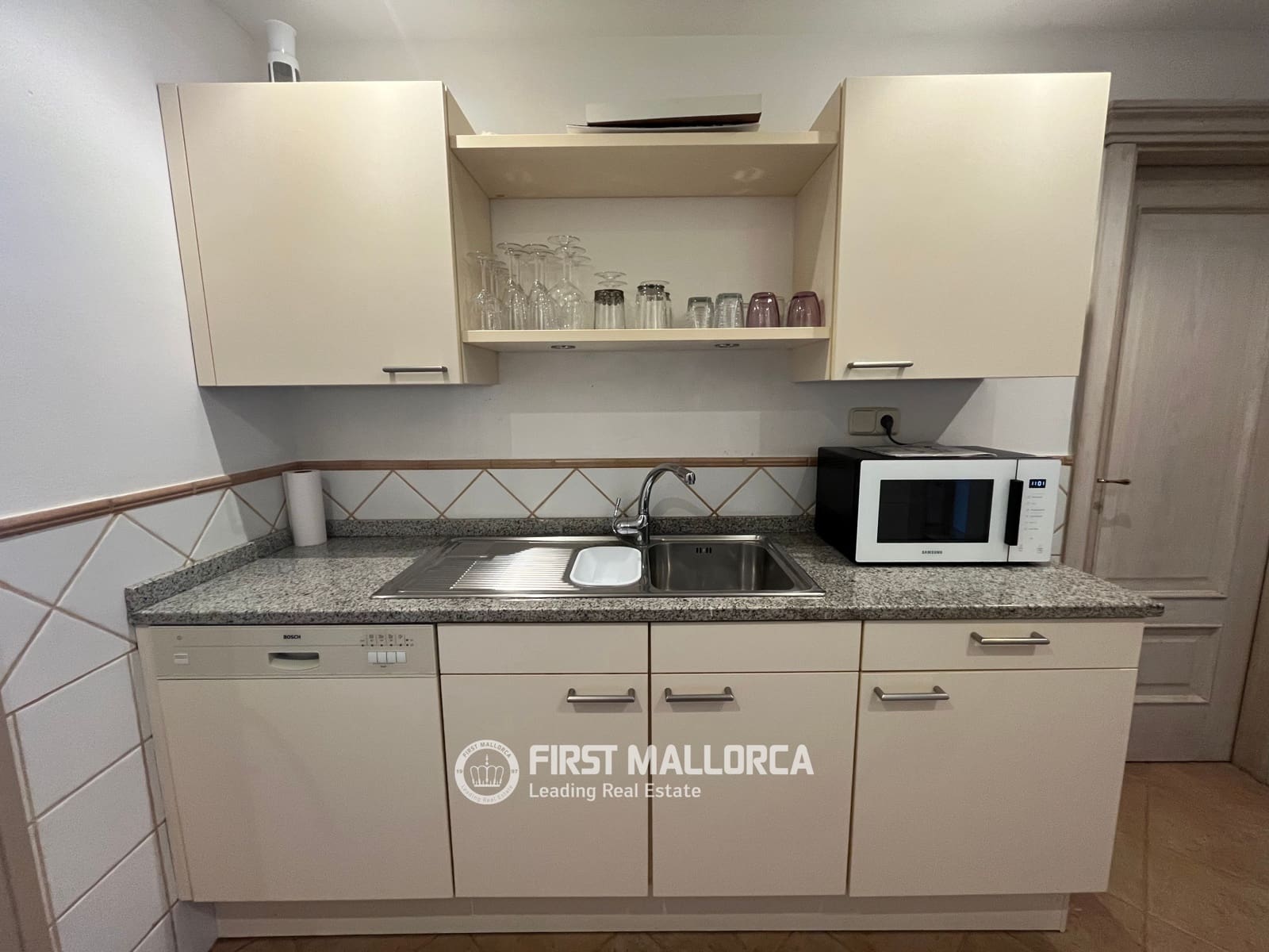 3 quarto Apartamento para arrendar em Santa Ponsa com piscina garagem - 2 800 € (Ref: 10030871)