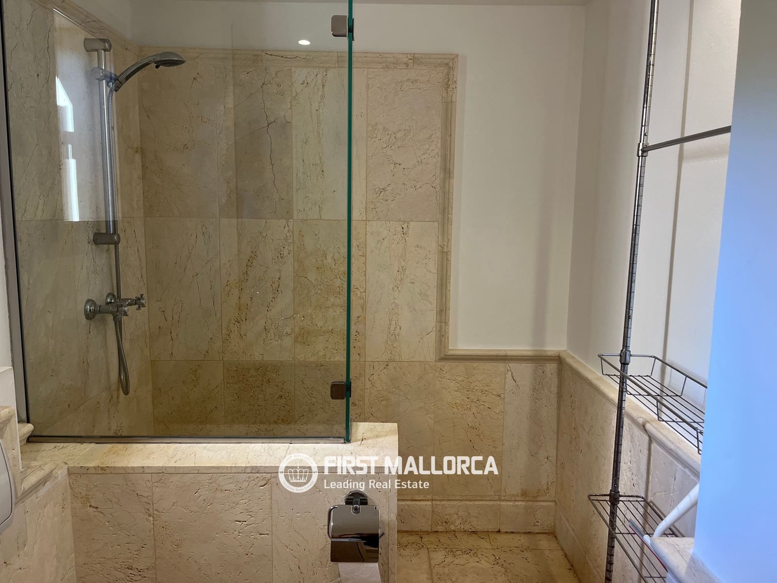 3 quarto Apartamento para arrendar em Santa Ponsa com piscina garagem - 2 800 € (Ref: 10030871)