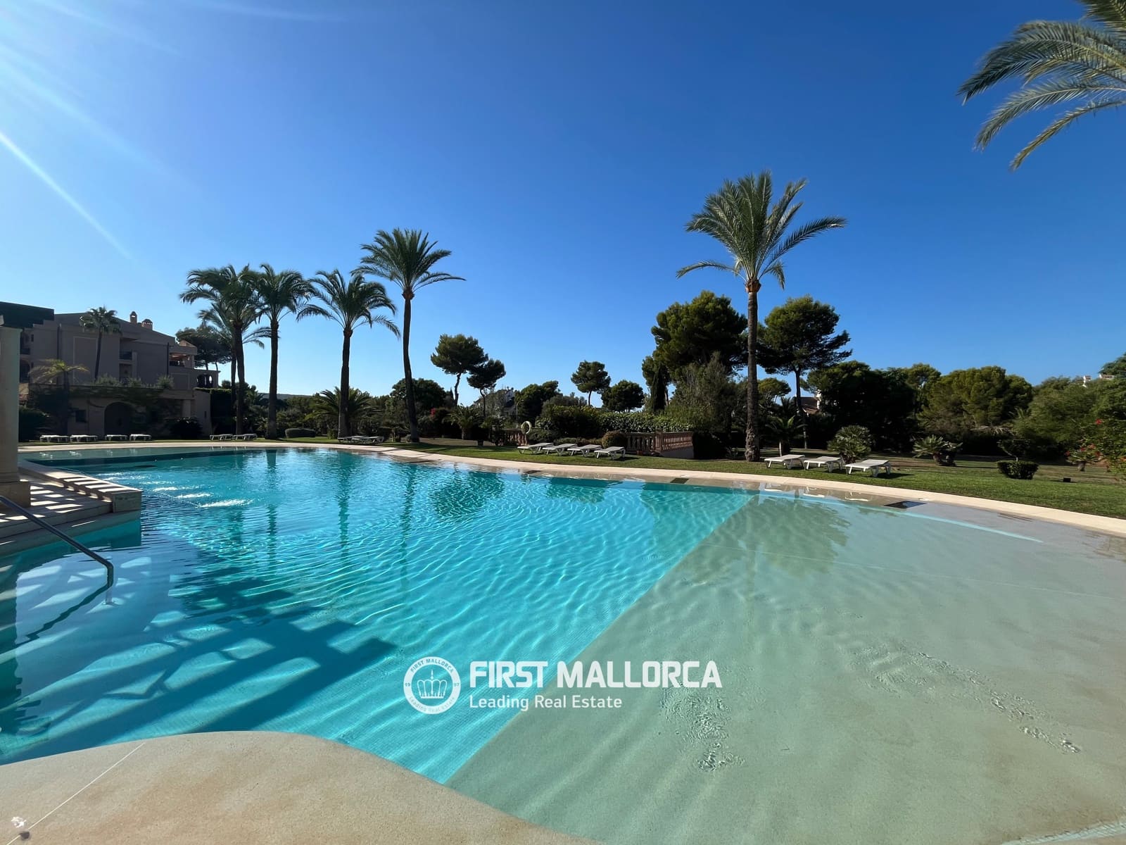 3 quarto Apartamento para arrendar em Santa Ponsa com piscina garagem - 2 800 € (Ref: 10030871)