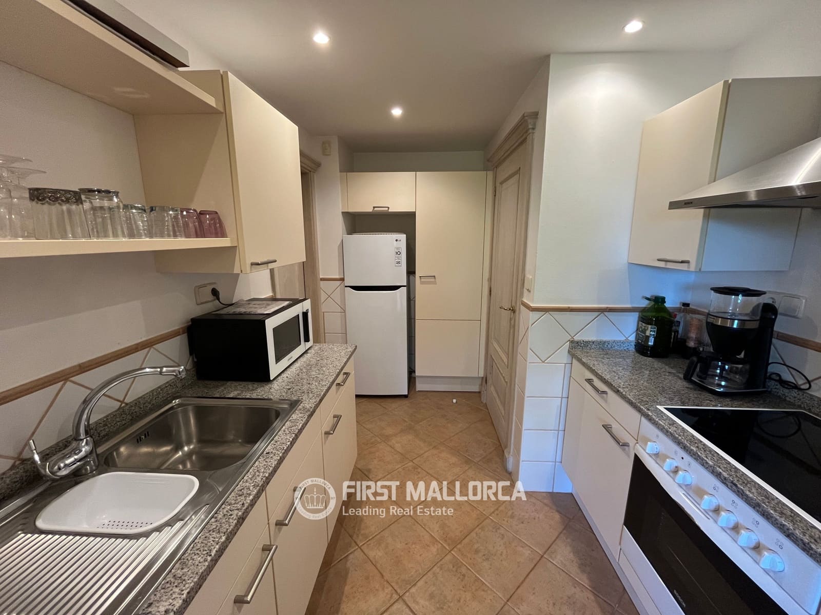 3 quarto Apartamento para arrendar em Santa Ponsa com piscina garagem - 2 800 € (Ref: 10030871)
