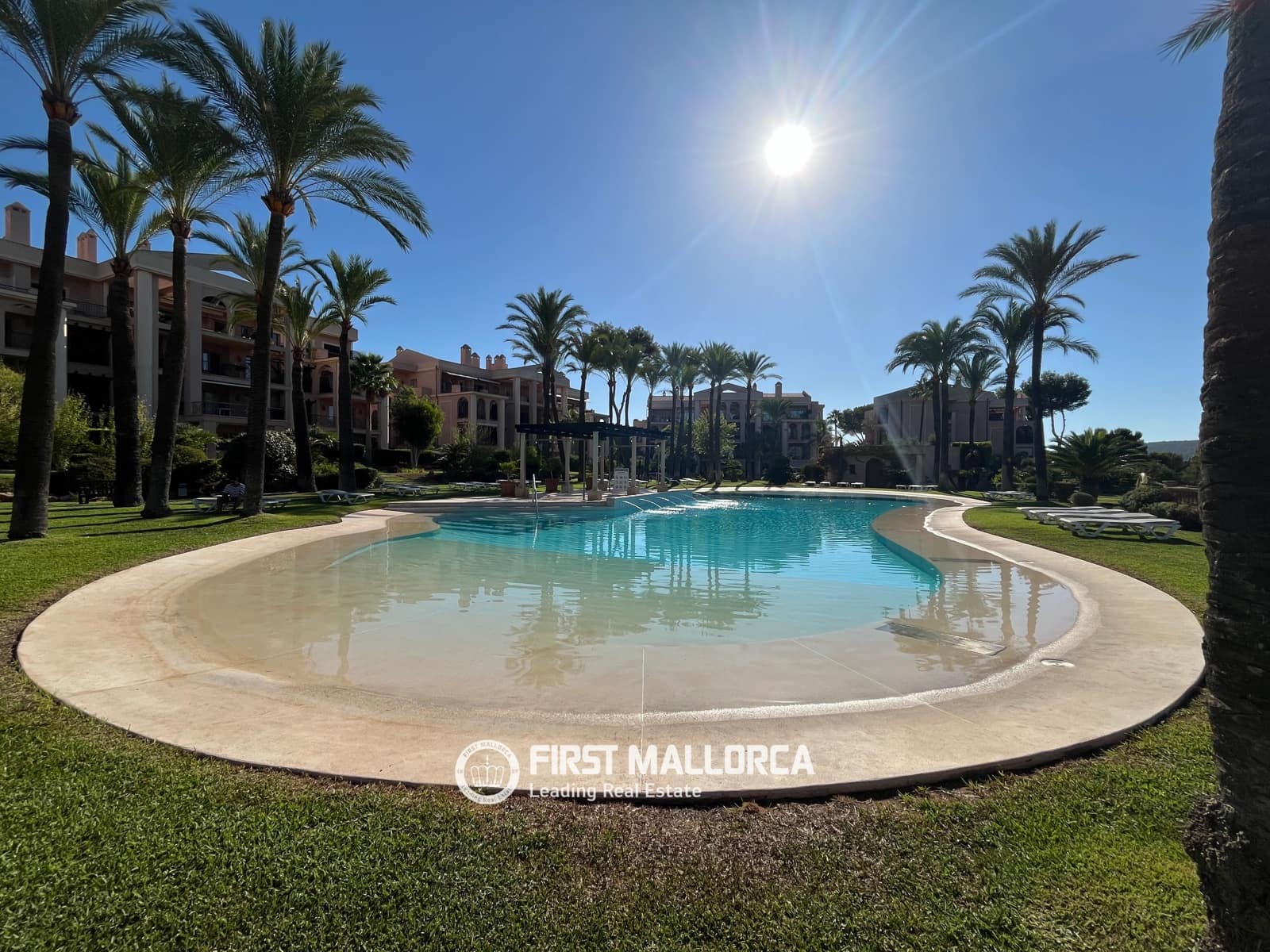 3 quarto Apartamento para arrendar em Santa Ponsa com piscina garagem - 2 800 € (Ref: 10030871)