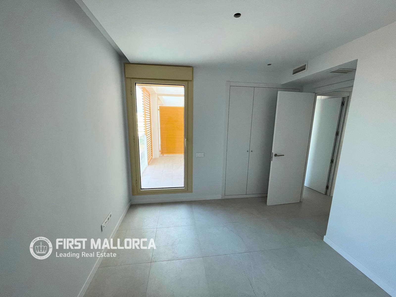 Apartamento de 3 habitaciones en Magalluf en alquiler con piscina garaje - 3.500 € (Ref: 10035772)