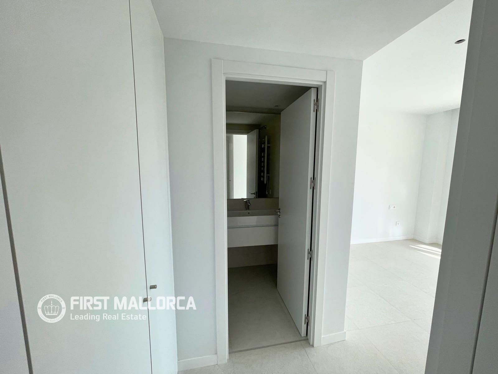 Apartamento de 3 habitaciones en Magalluf en alquiler con piscina garaje - 3.500 € (Ref: 10035772)