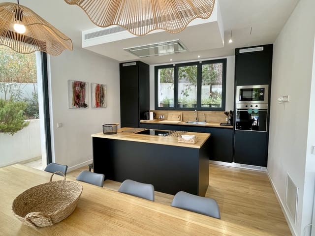 6 bedroom Villa for rent in Santa Ponsa, Calvià with pool garage - € 12,000 (Ref: 10035774)