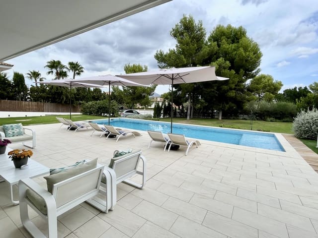 6 bedroom Villa for rent in Santa Ponsa, Calvià with pool garage - € 12,000 (Ref: 10035774)