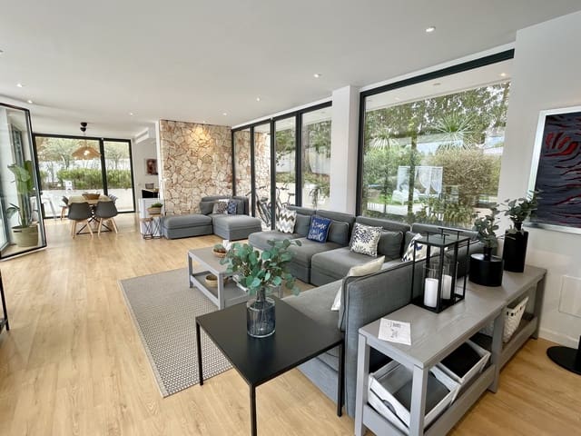 6 bedroom Villa for rent in Santa Ponsa, Calvià with pool garage - € 12,000 (Ref: 10035774)