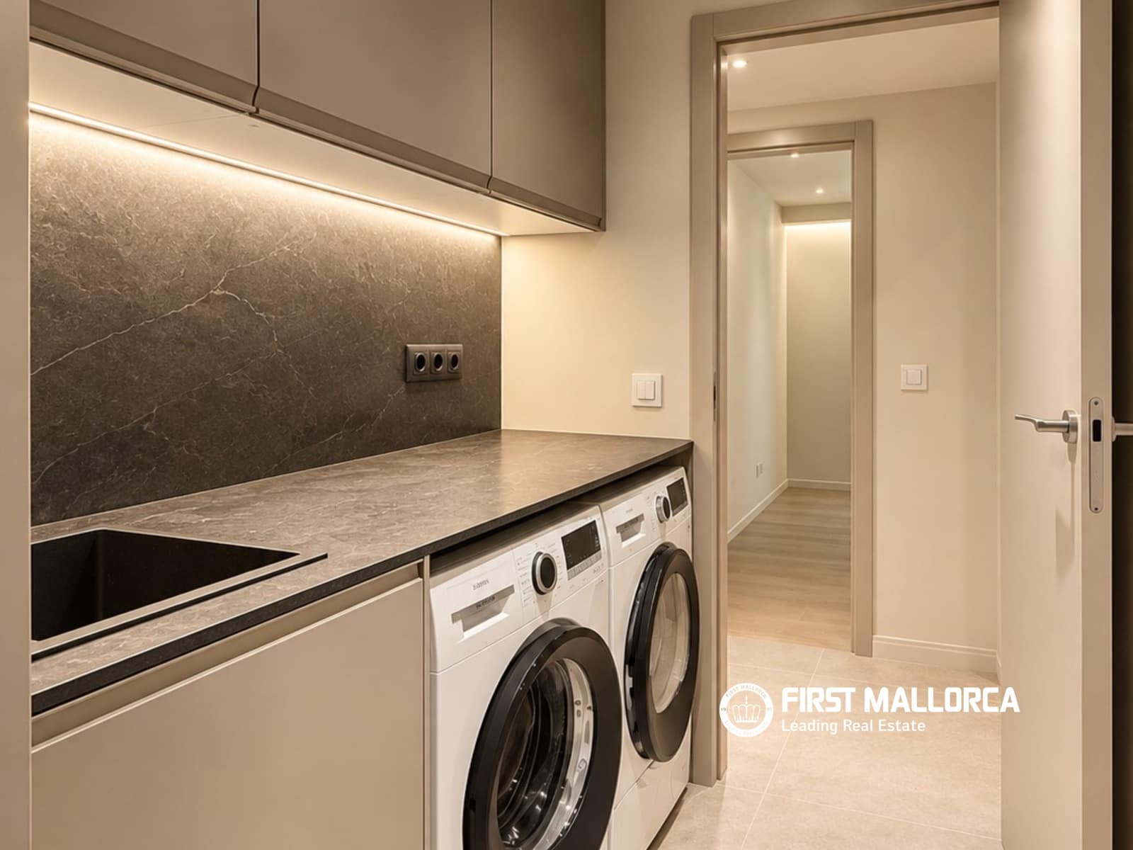 3 bedroom Apartment for sale in Palma de Mallorca - € 1,495,000 (Ref: 10046195)