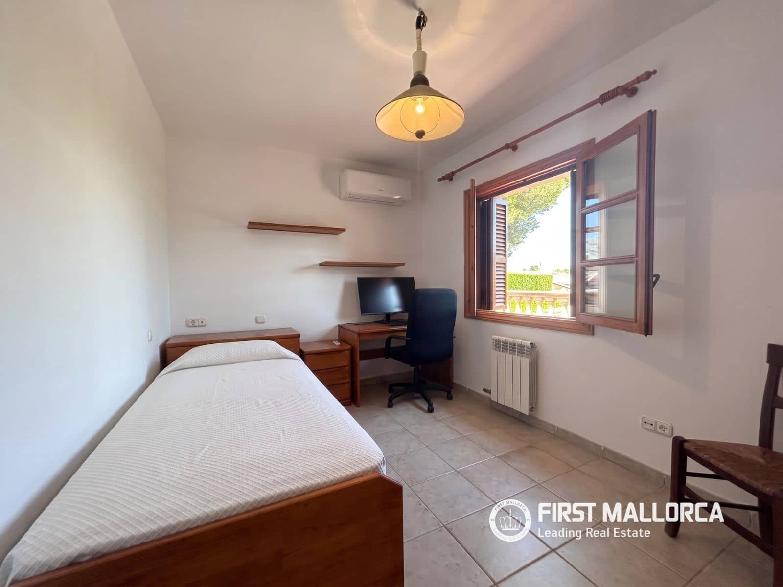 5 bedroom Villa for sale in Sa Rapita / La Rapita with garage - € 1,170,000 (Ref: 10060991)