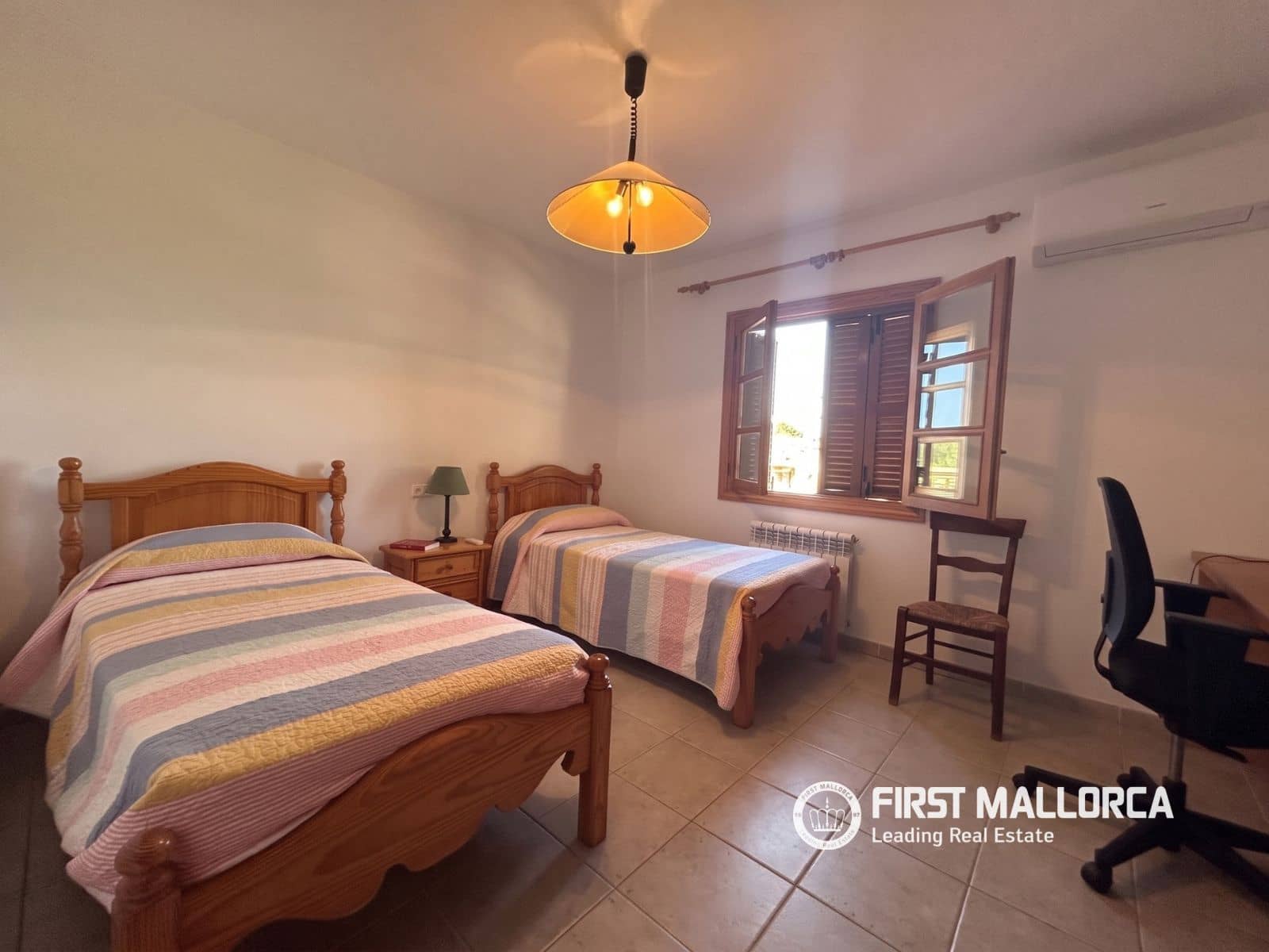 5 bedroom Villa for sale in Sa Rapita / La Rapita with garage - € 1,170,000 (Ref: 10060991)