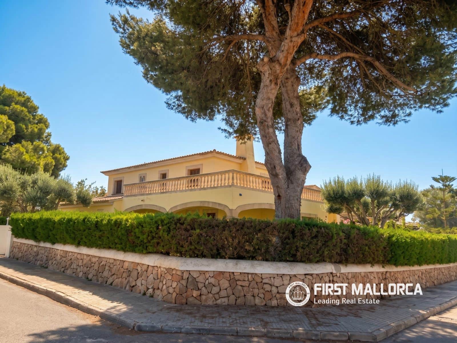 5 bedroom Villa for sale in Sa Rapita / La Rapita with garage - € 1,170,000 (Ref: 10060991)