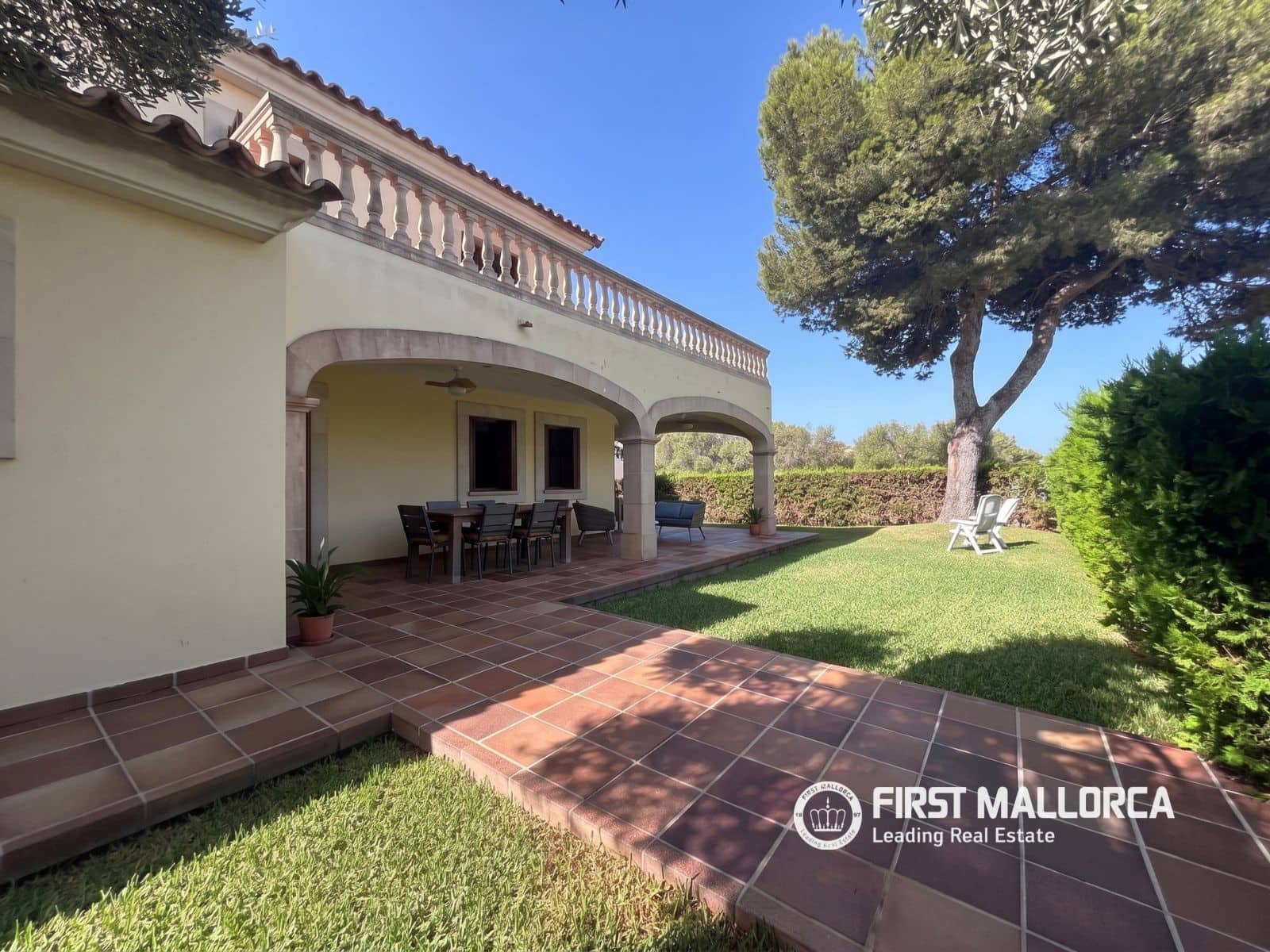 5 bedroom Villa for sale in Sa Rapita / La Rapita with garage - € 1,170,000 (Ref: 10060991)