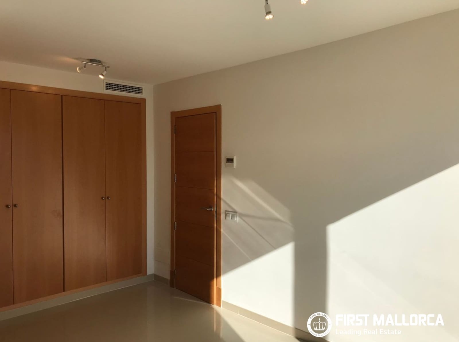 4 sypialnia Dom blizniak do wynajęcia w Cala Vinyes / Cala Vinyas / Cala Vinas z garażem - 3 950 € (Ref: 10065581)